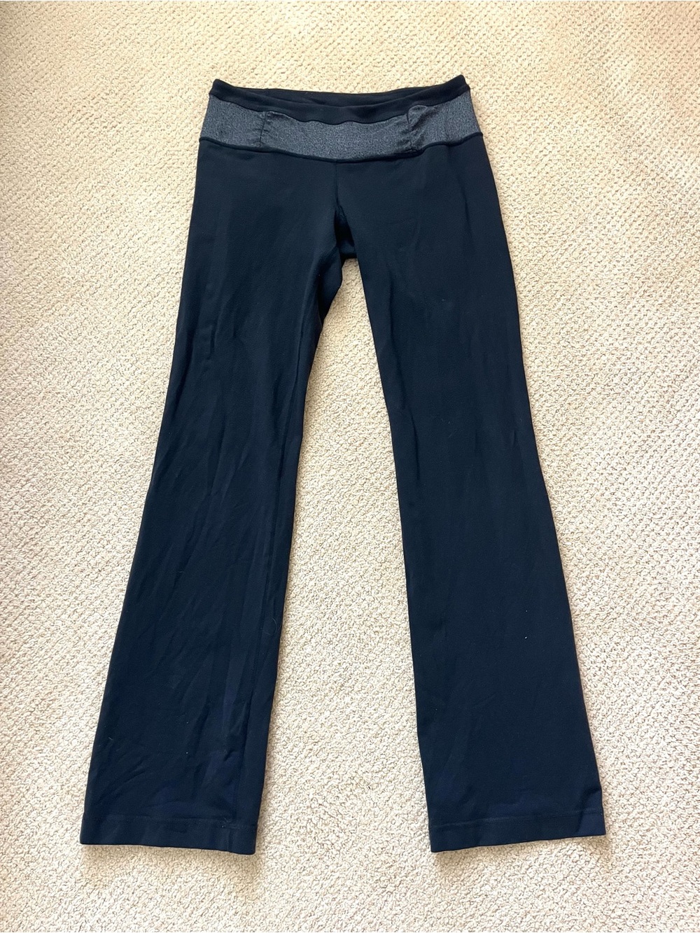 Lululemon Black 32” Groove Yoga Pants Gray Strip on Wasteband Women’s size 10
